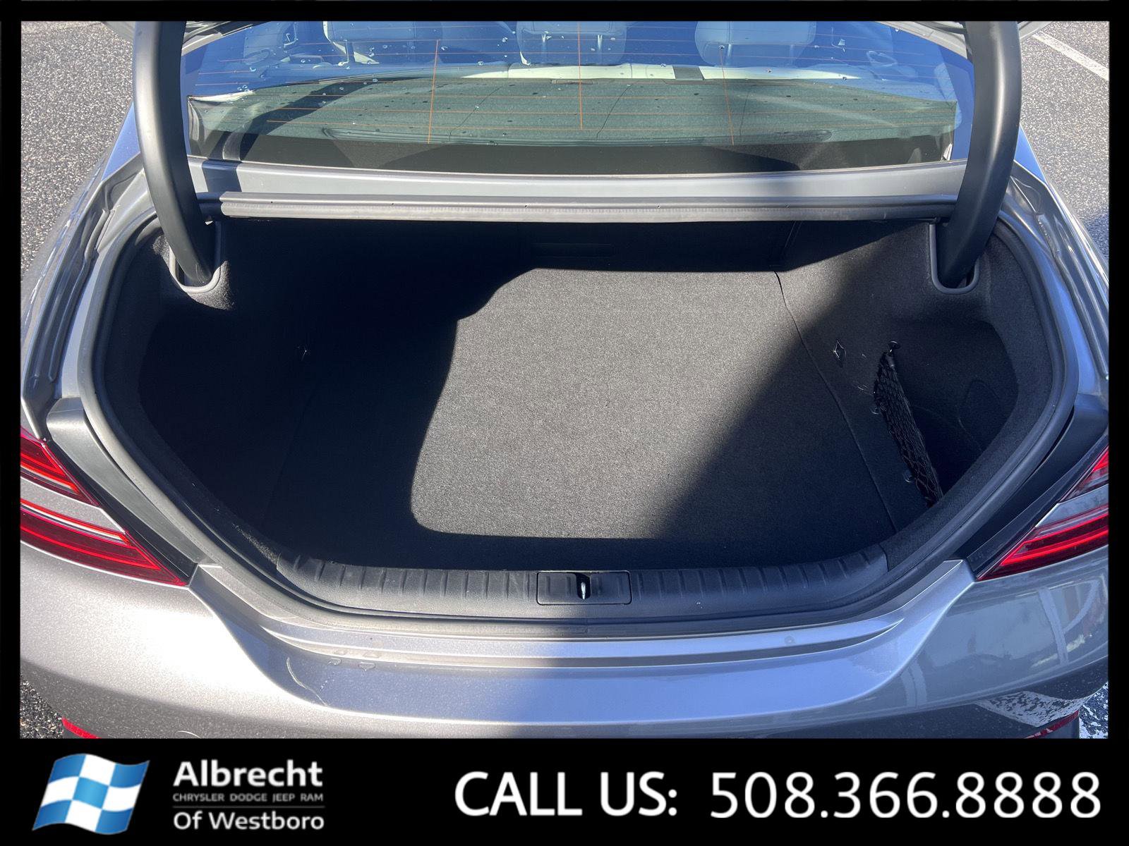 Used 2025 Genesis G70 2.5T image 15