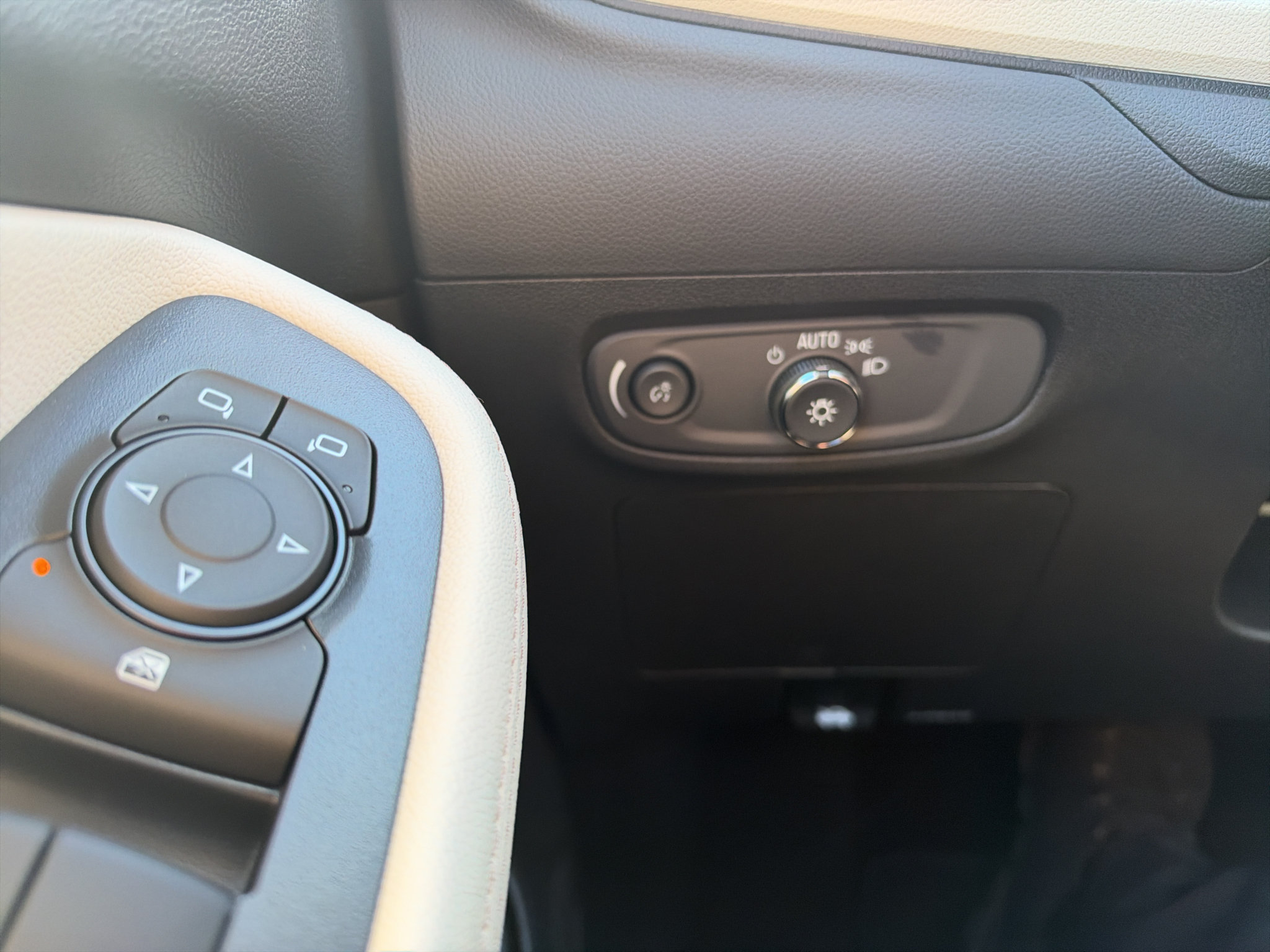 New 2026 Buick Encore GX Avenir w/ Avenir Technology Package FWD image 18
