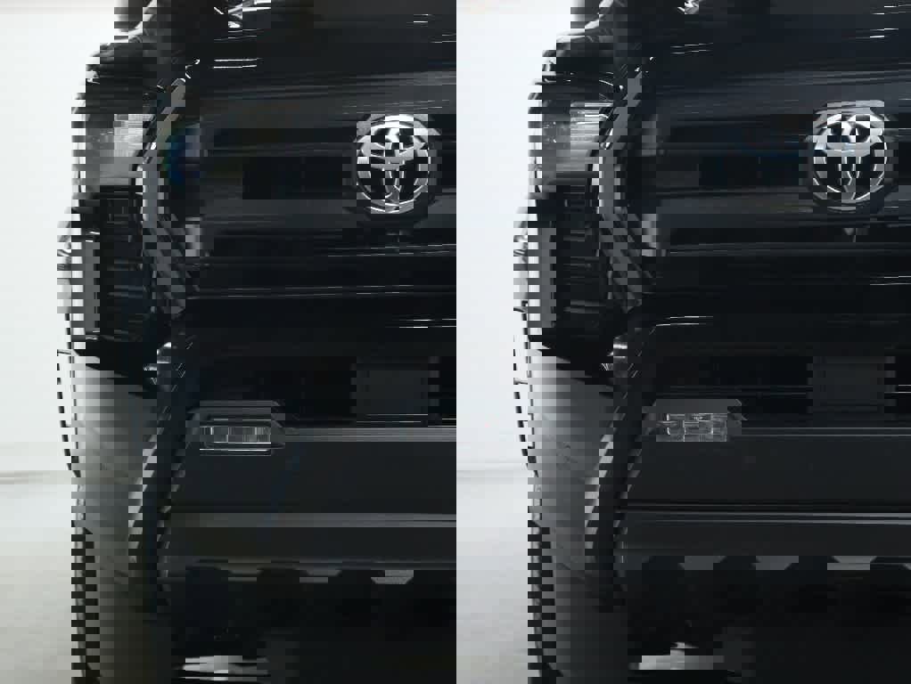 Certified 2024 Toyota Tacoma SR5 AWD/4WD image 6