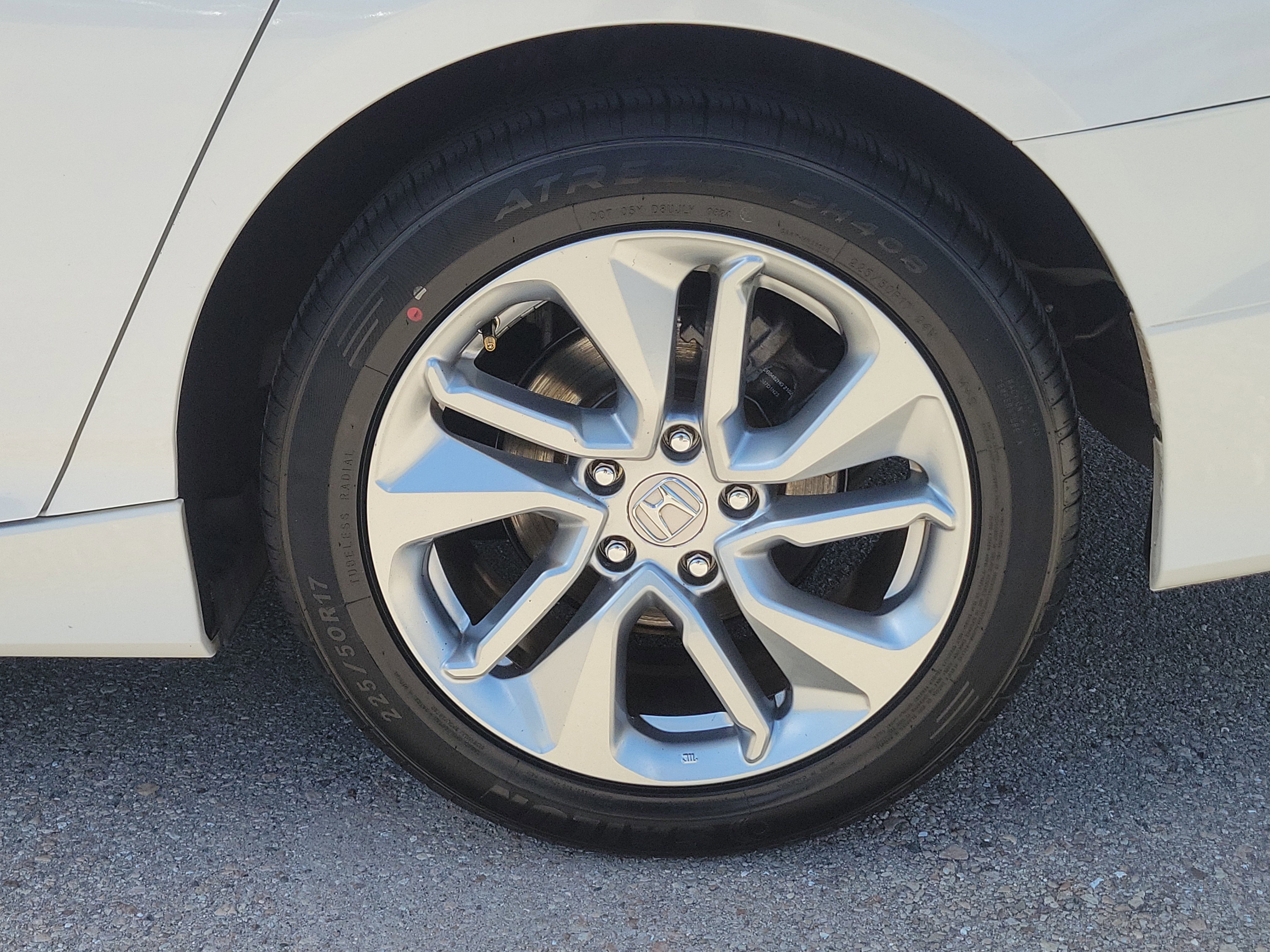 Used 2018 Honda Accord LX image 8