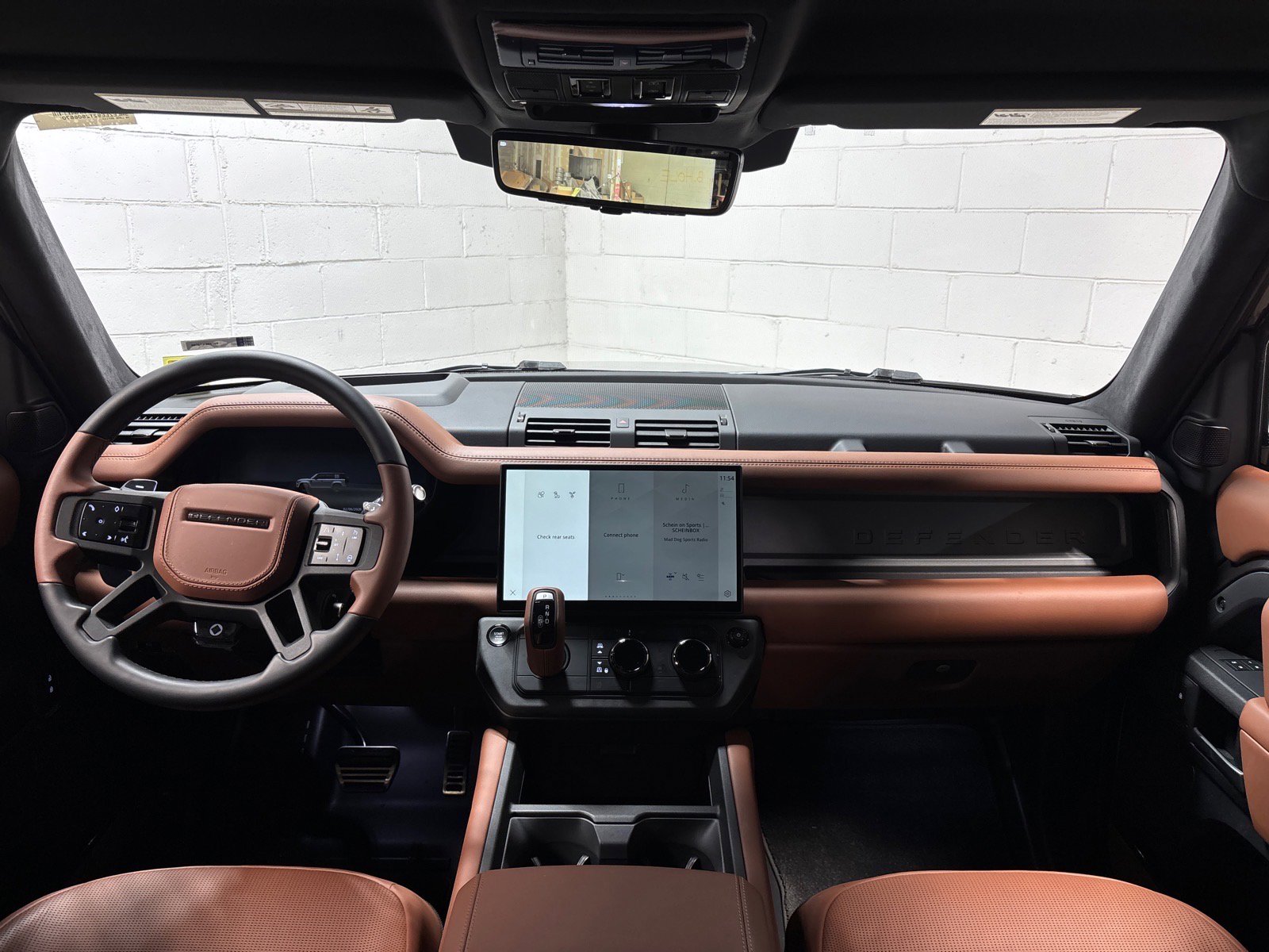 Used 2026 Land Rover Defender 110 X-Dynamic SE AWD/4WD image 36