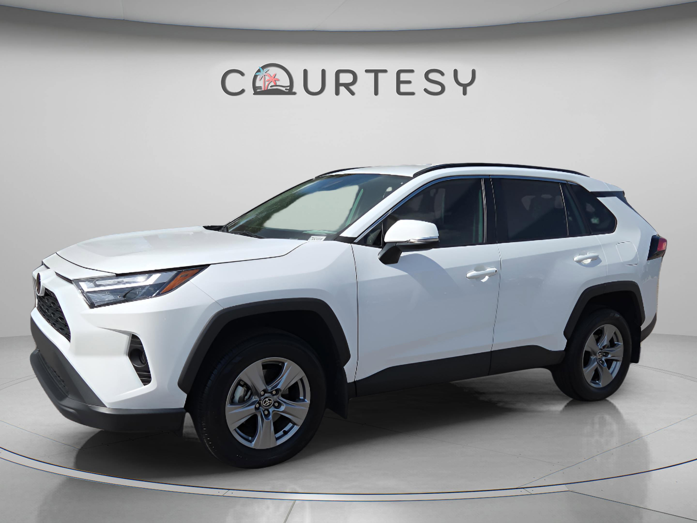 Certified 2024 Toyota RAV4 XLE FWD image 1