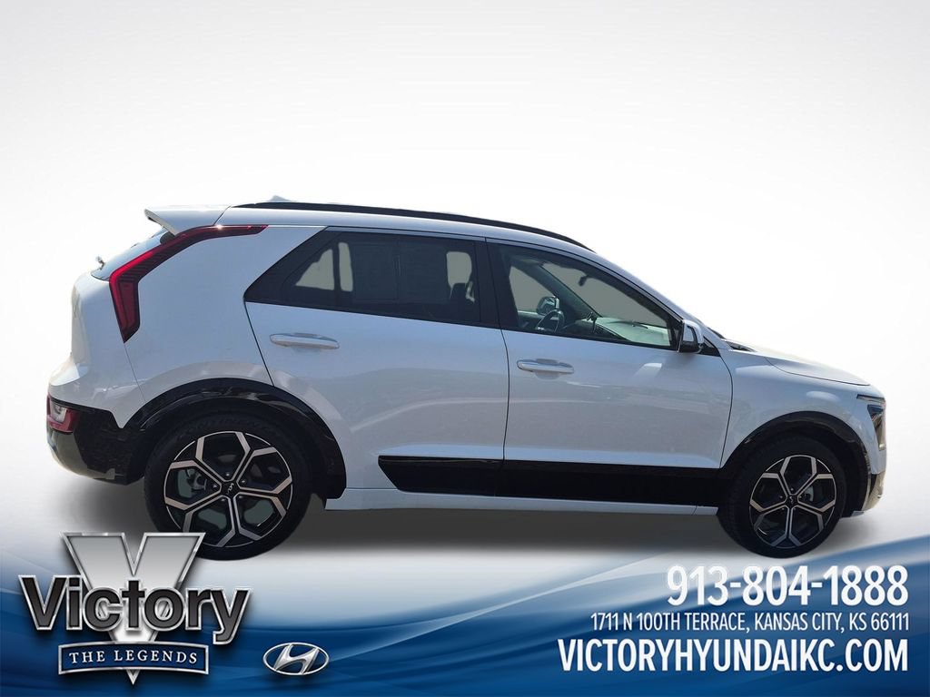 Used 2023 Kia Niro SX Touring FWD image 6
