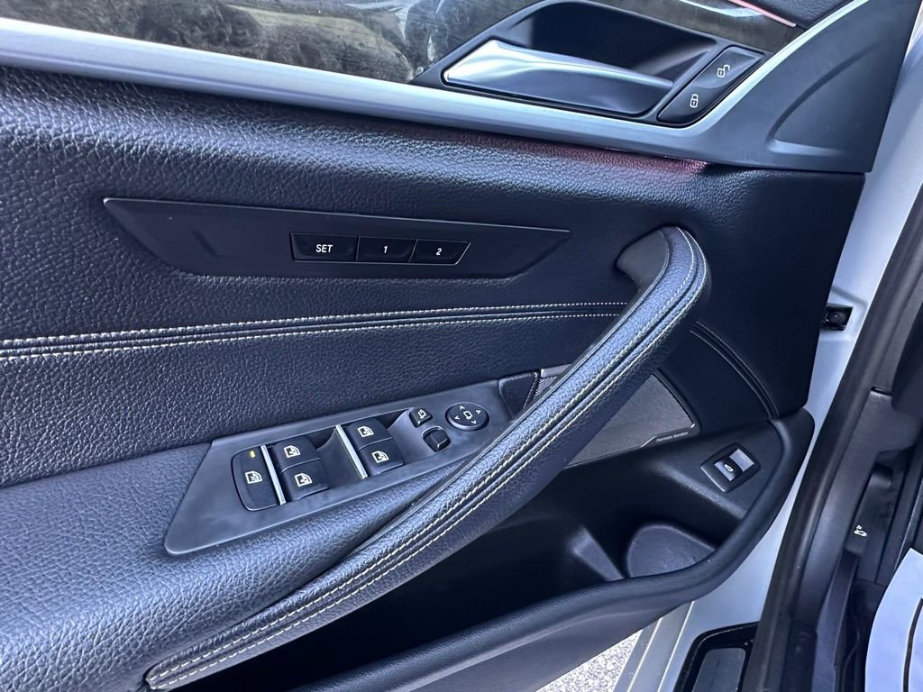 Used 2020 BMW 530i xDrive w/ Premium Package image 36