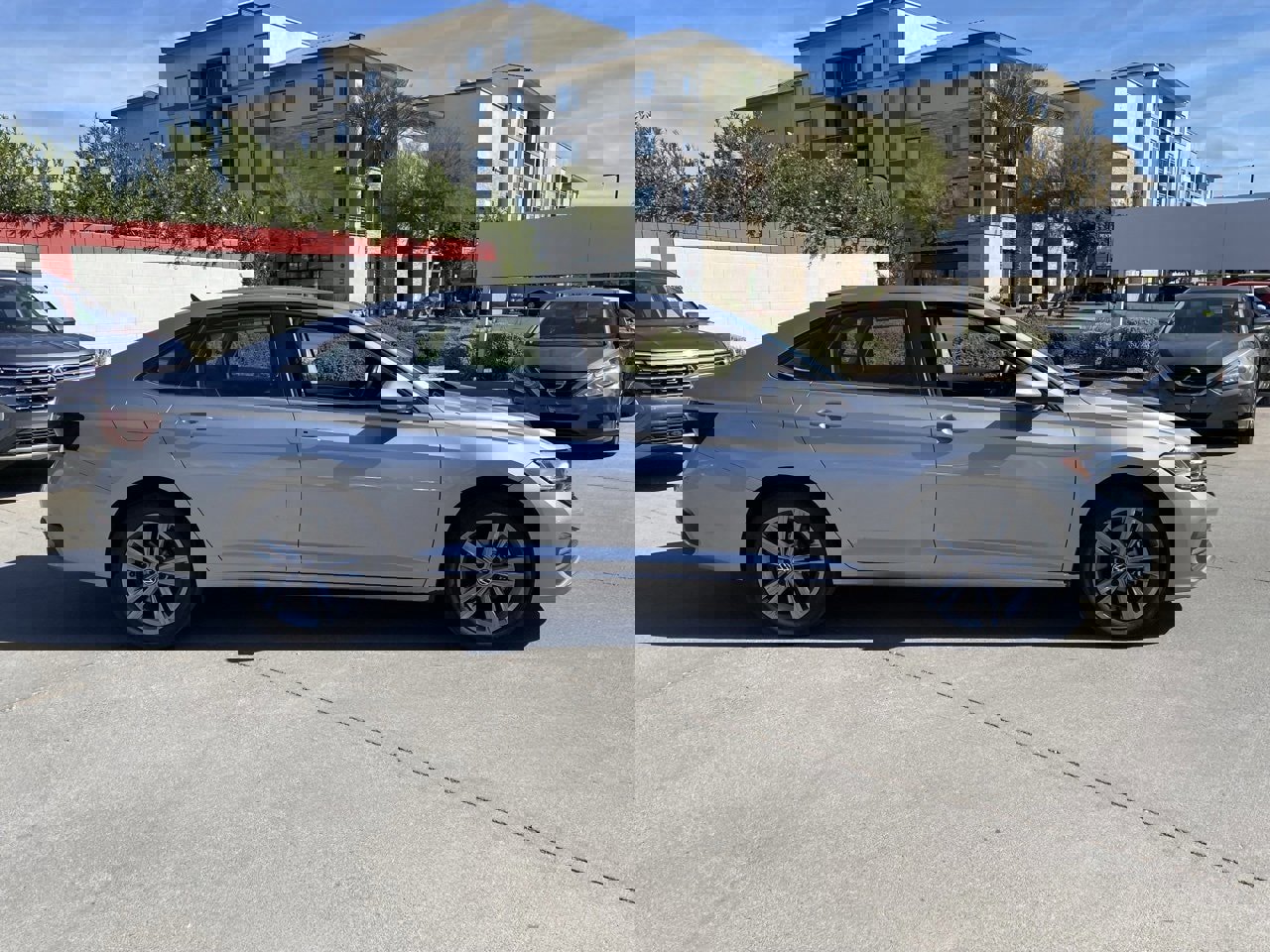 Used 2024 Volkswagen Jetta SE image 7