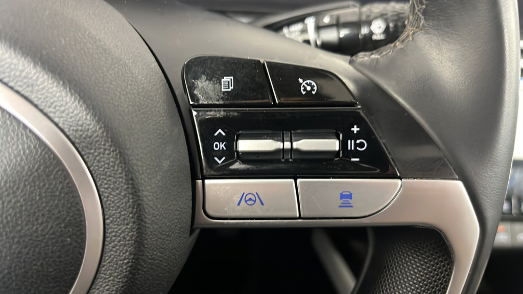 Used 2023 Hyundai Elantra Limited FWD image 38