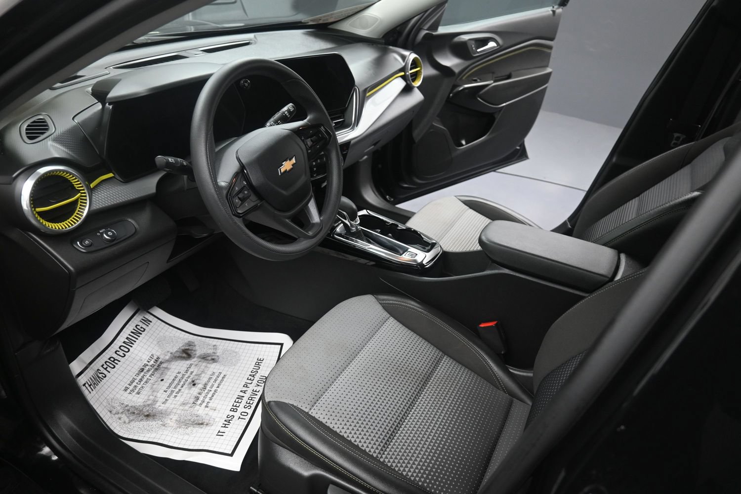 Used 2024 Chevrolet Trax LT FWD image 18