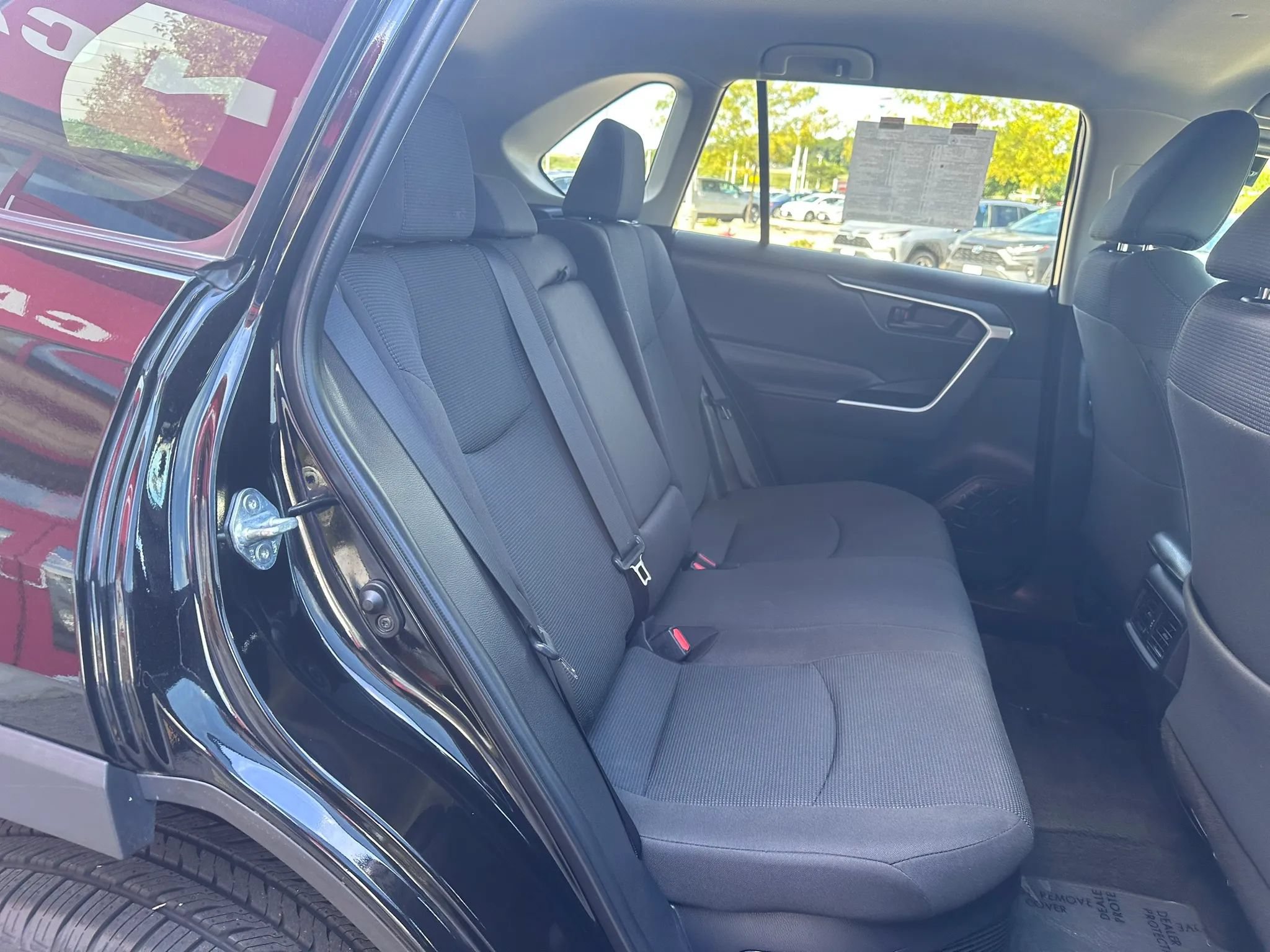 Used 2021 Toyota RAV4 LE AWD/4WD image 13