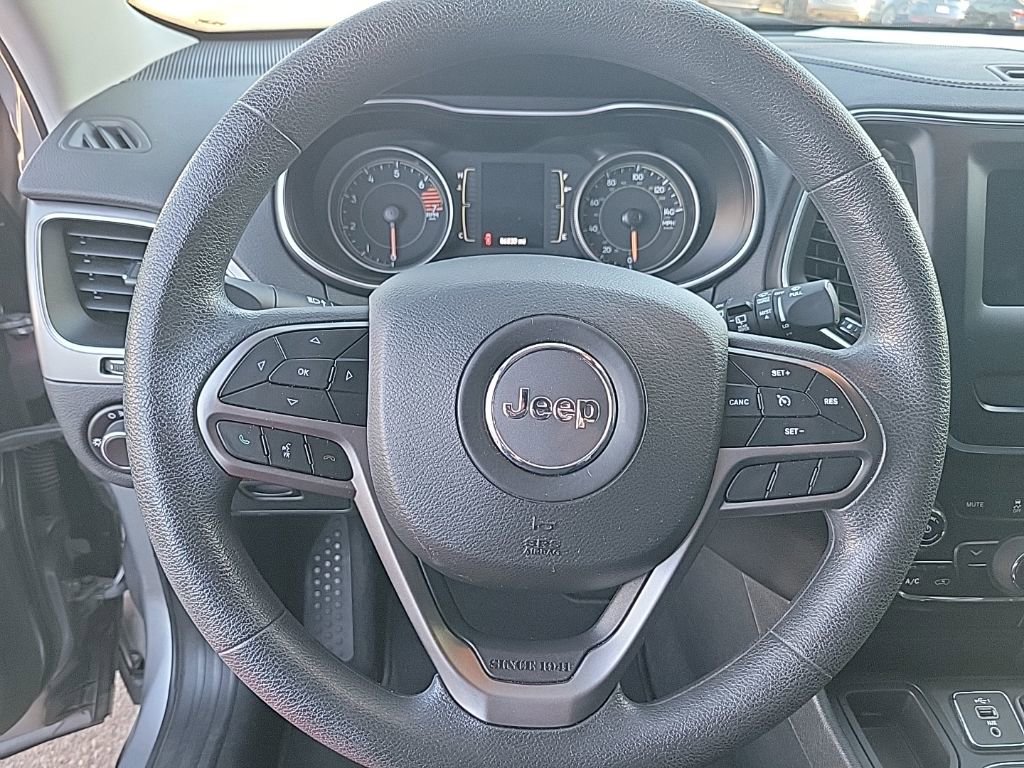 Used 2020 Jeep Cherokee Latitude FWD image 21