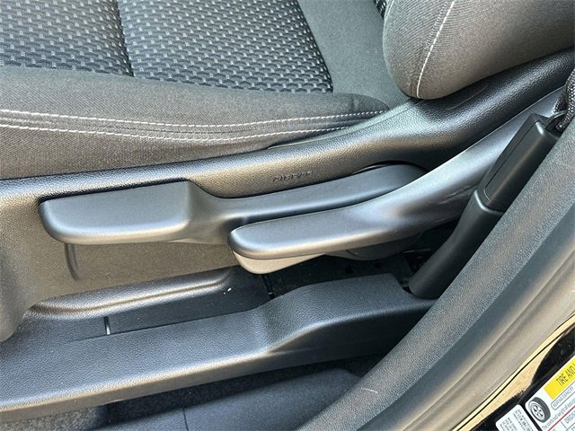 Used 2022 GMC Terrain SLE image 32