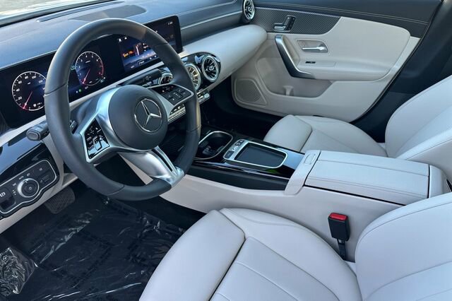 Certified 2025 Mercedes-Benz CLA 250 image 10