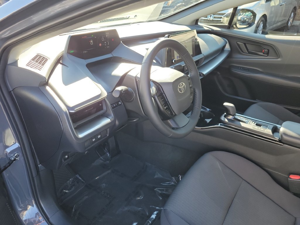 Used 2026 Toyota Prius LE FWD image 19