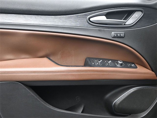 Used 2019 Alfa Romeo Stelvio Sprint w/ Nero Edizione image 11