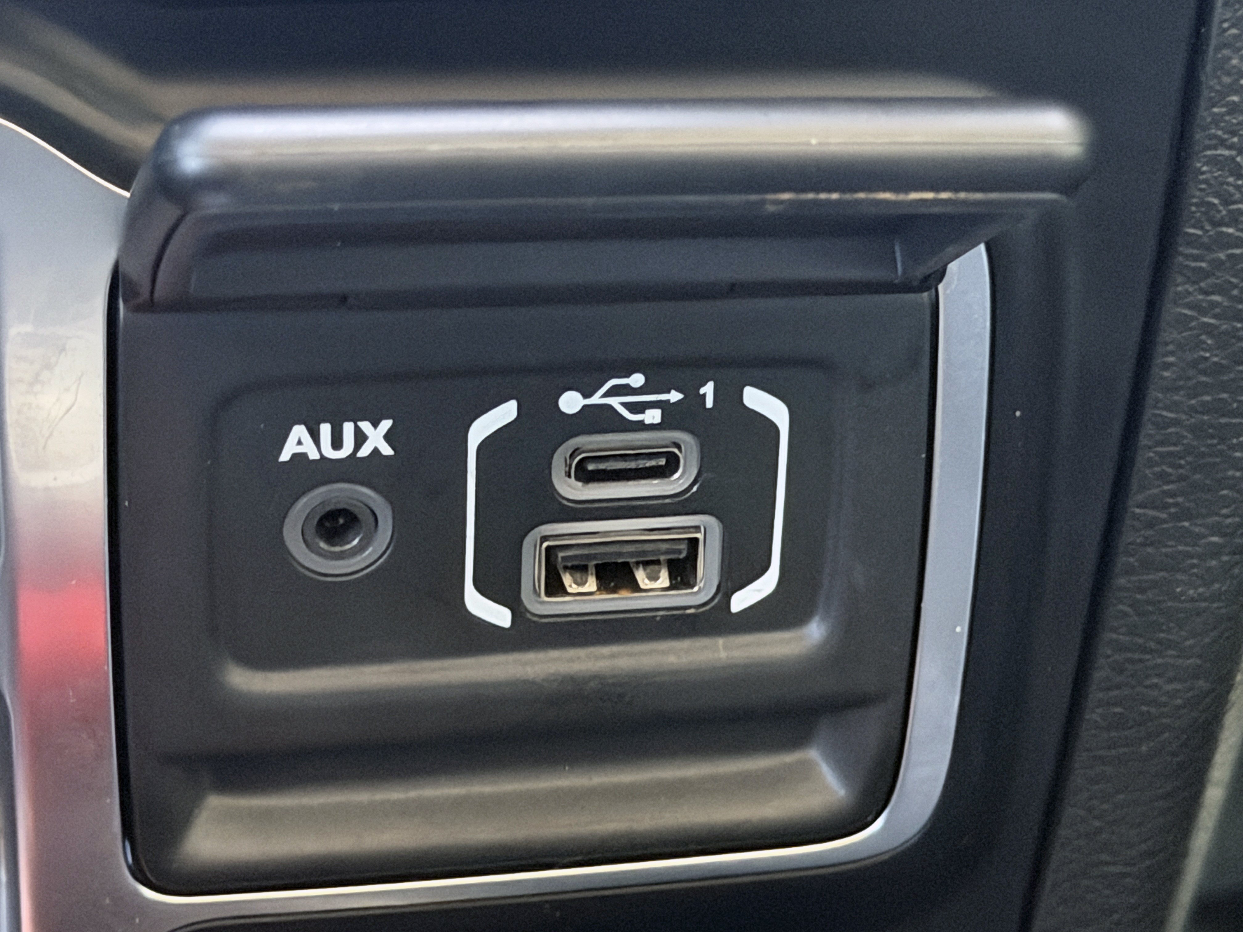 Used 2021 Jeep Gladiator Sport AWD/4WD image 22