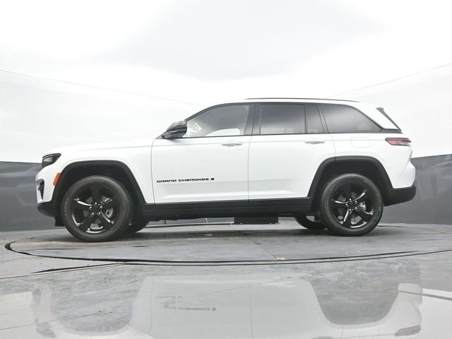 Used 2022 Jeep Grand Cherokee Altitude image 59