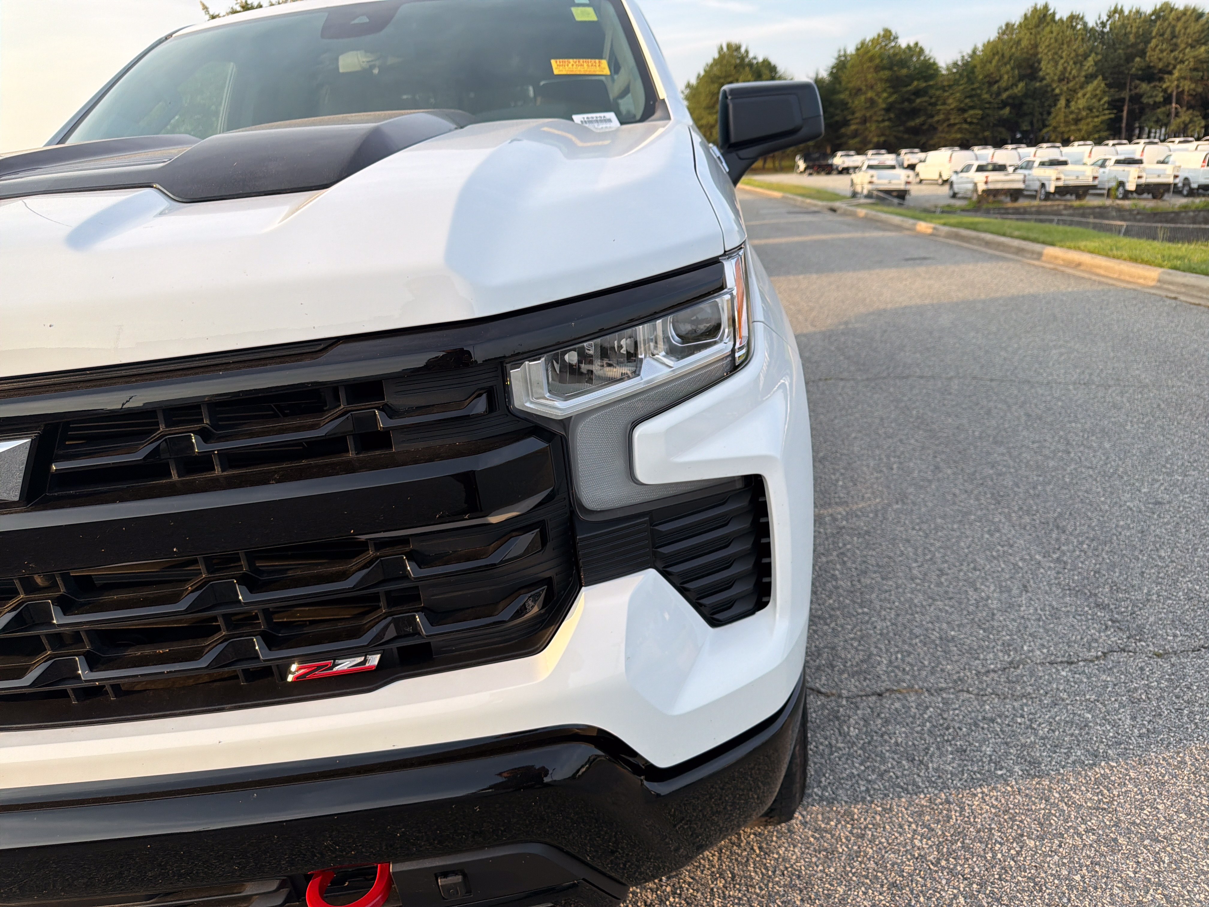 Used 2025 Chevrolet Silverado 1500 LT Trail Boss w/ Convenience Package II AWD/4WD image 6