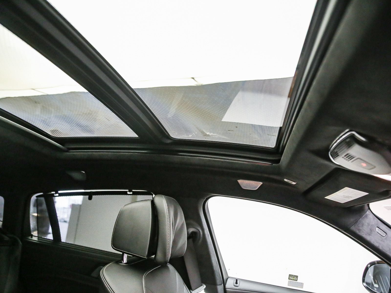Certified 2024 BMW X6 M60i AWD/4WD image 18