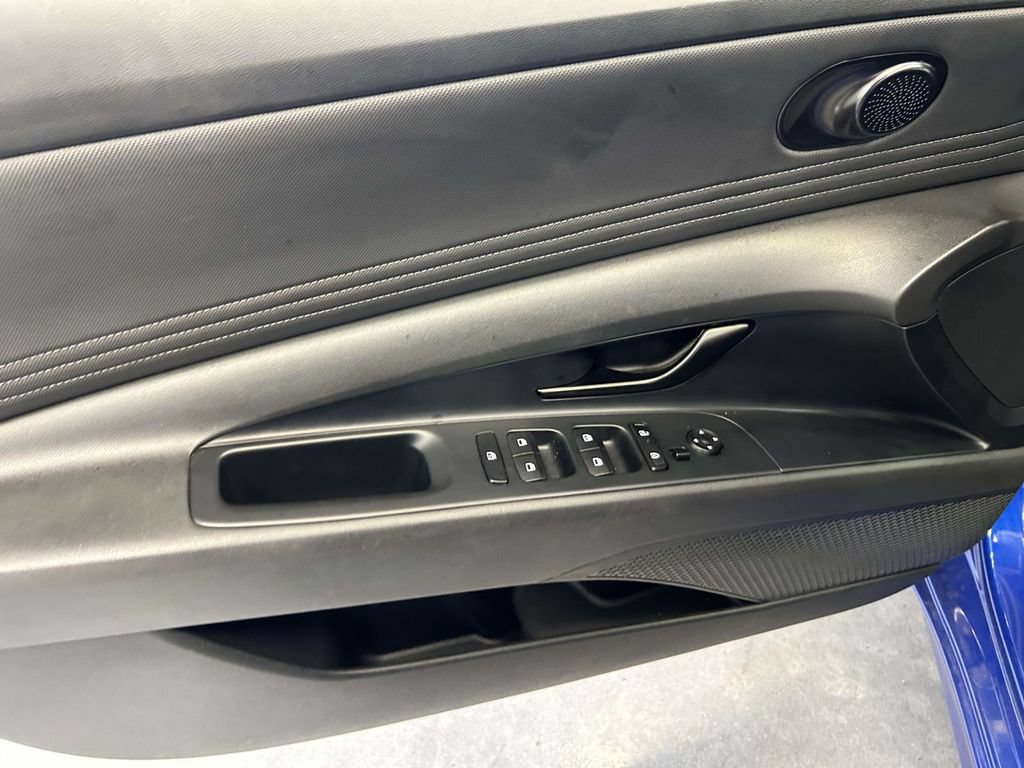 Used 2025 Hyundai Elantra Sport FWD image 15