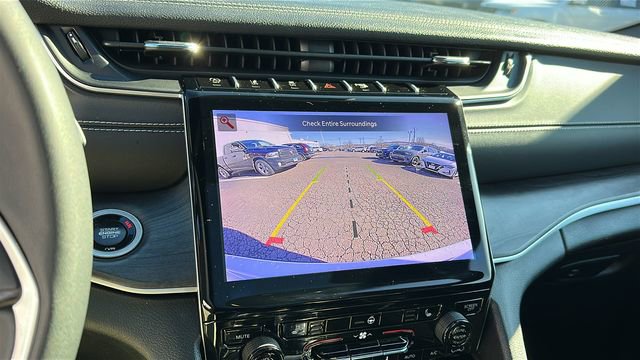 Used 2024 Jeep Grand Cherokee Limited image 18