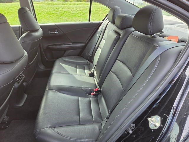 Used 2017 Honda Accord EX-L image 8