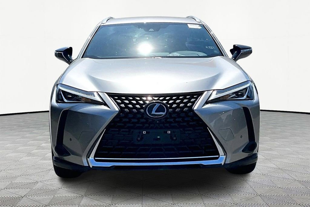 Used 2022 Lexus UX 200 w/ Accessory Package (Z2) image 3