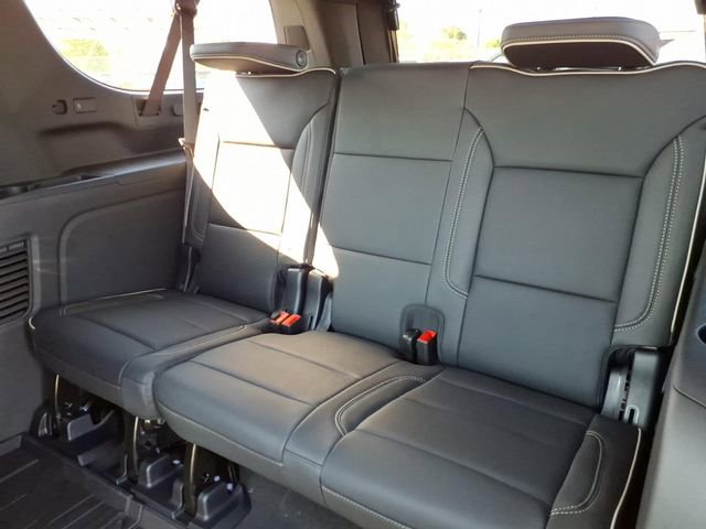 New 2026 Chevrolet Suburban Premier w/ Sun And Tow Package AWD/4WD image 10