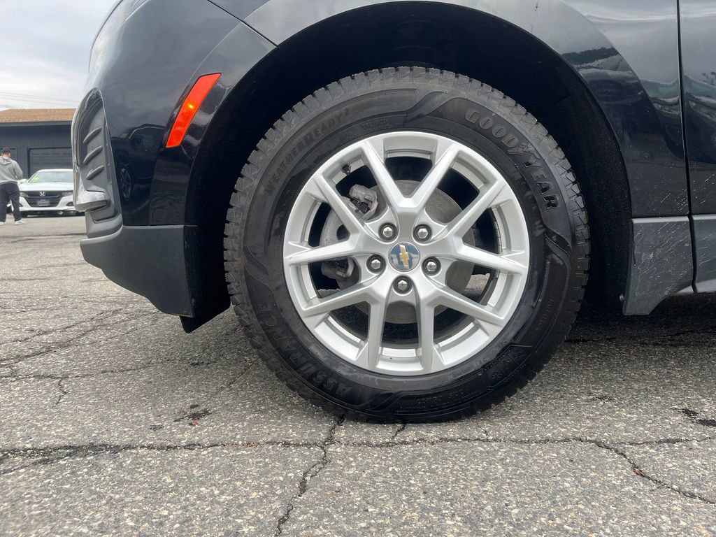 Used 2023 Chevrolet Equinox LS AWD/4WD image 12