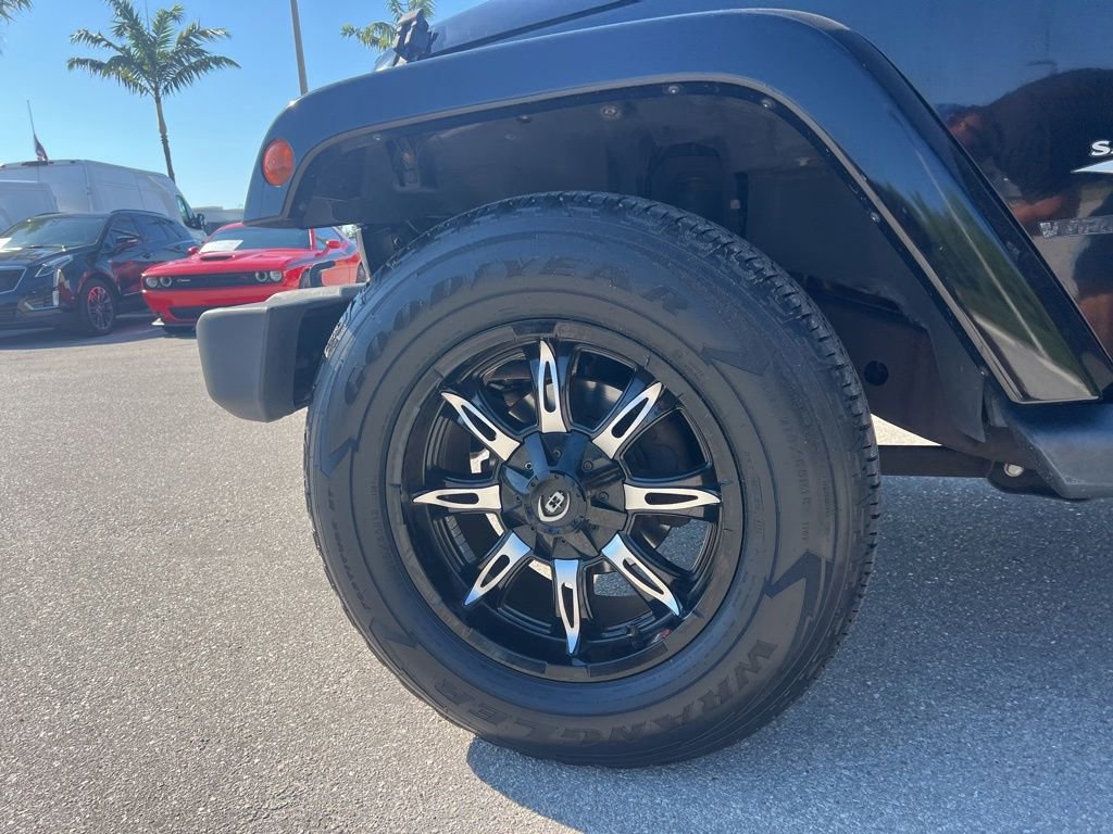 Used 2015 Jeep Wrangler Sahara w/ Connectivity Group AWD/4WD image 19