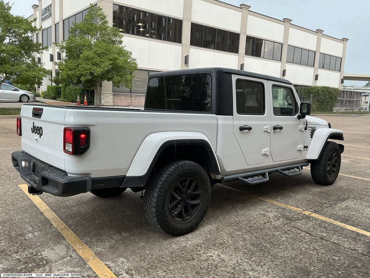 Used 2022 Jeep Gladiator Sport AWD/4WD image 6