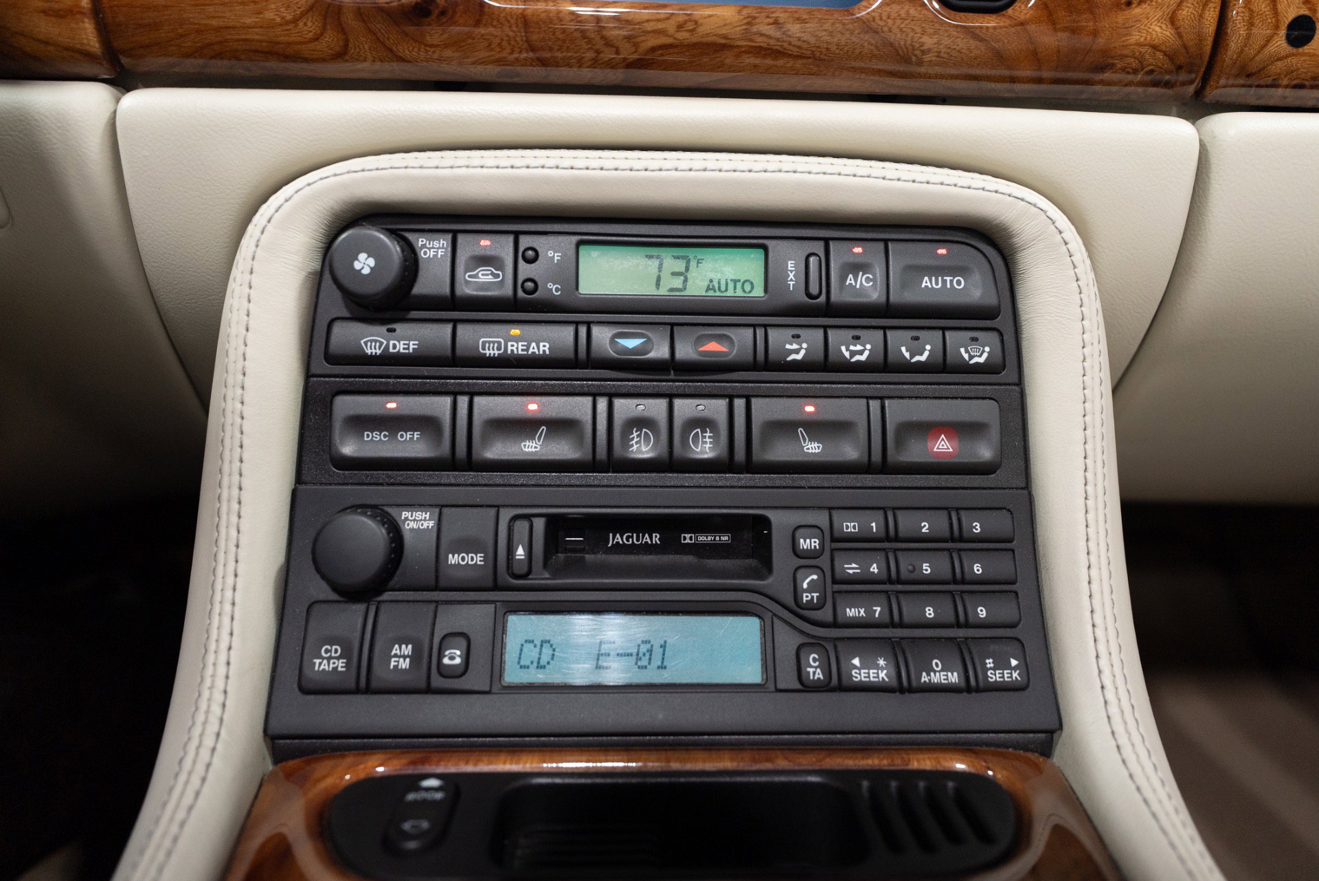 Used 2006 Jaguar XK8 Convertible image 58