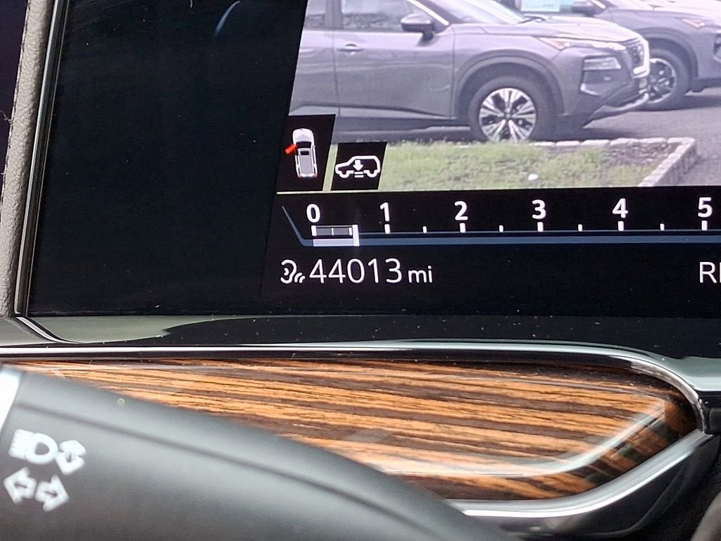 Used 2023 Cadillac Escalade Premium Luxury w/ LPO, Radiant Package AWD/4WD image 23