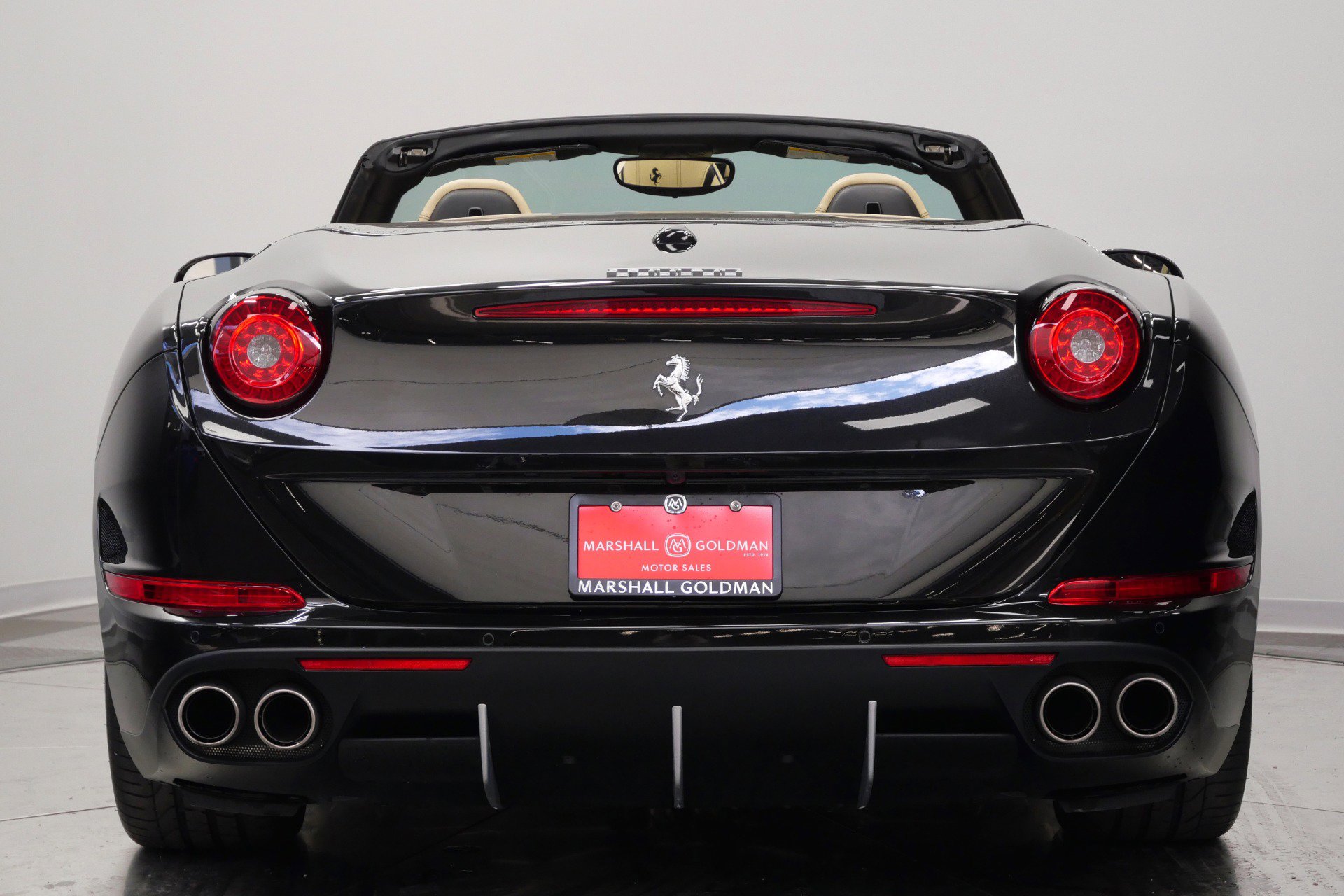 Used 2015 Ferrari California T RWD image 8