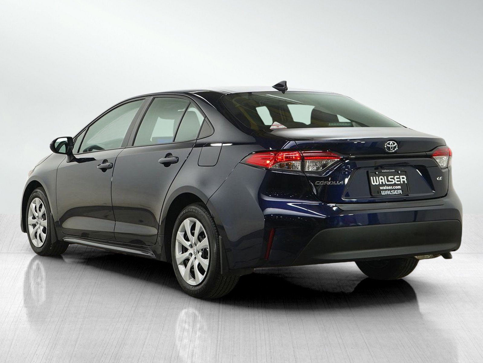 Used 2023 Toyota Corolla LE FWD image 3
