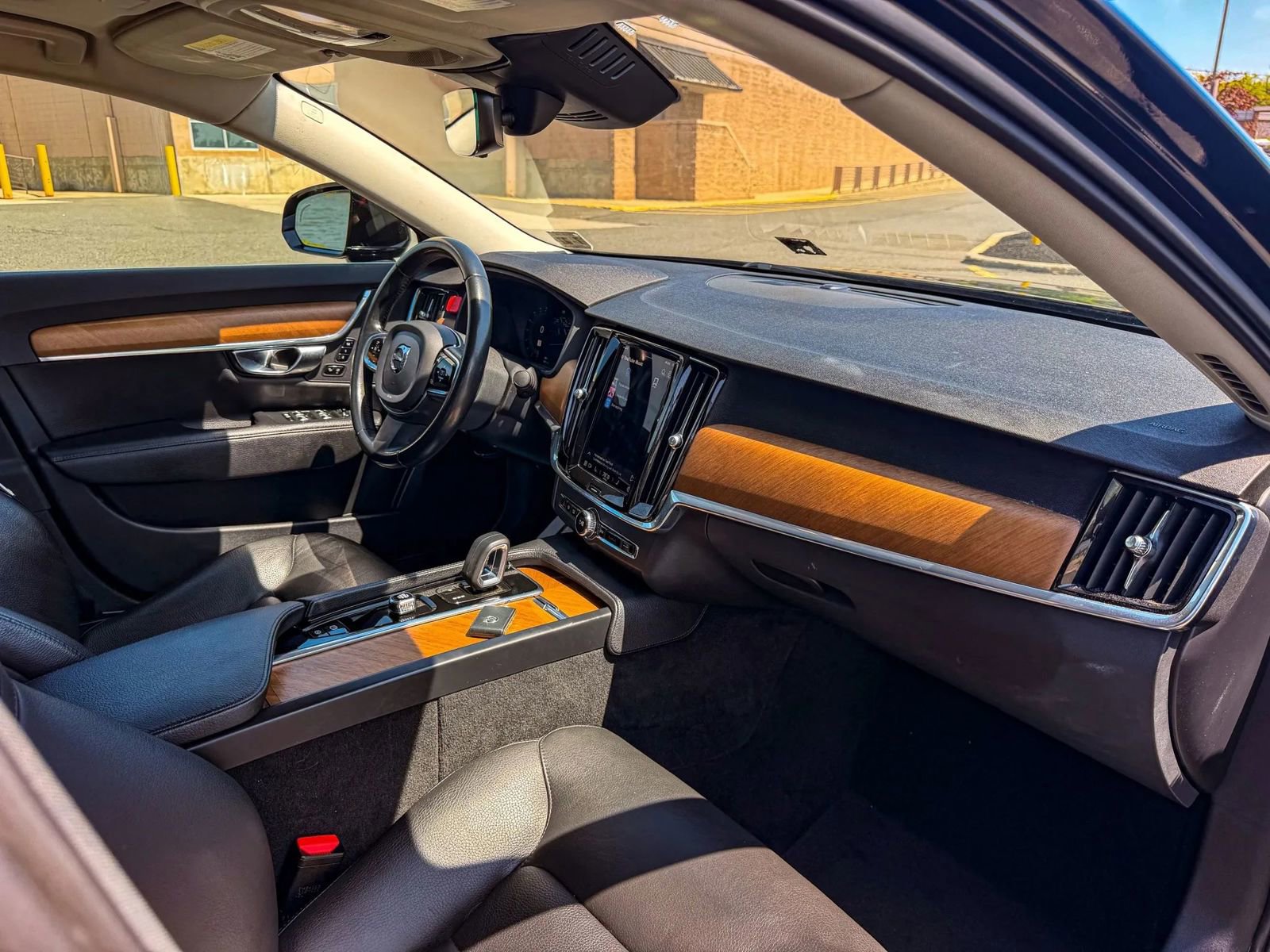 Used 2022 Volvo S90 B6 Momentum AWD/4WD image 23