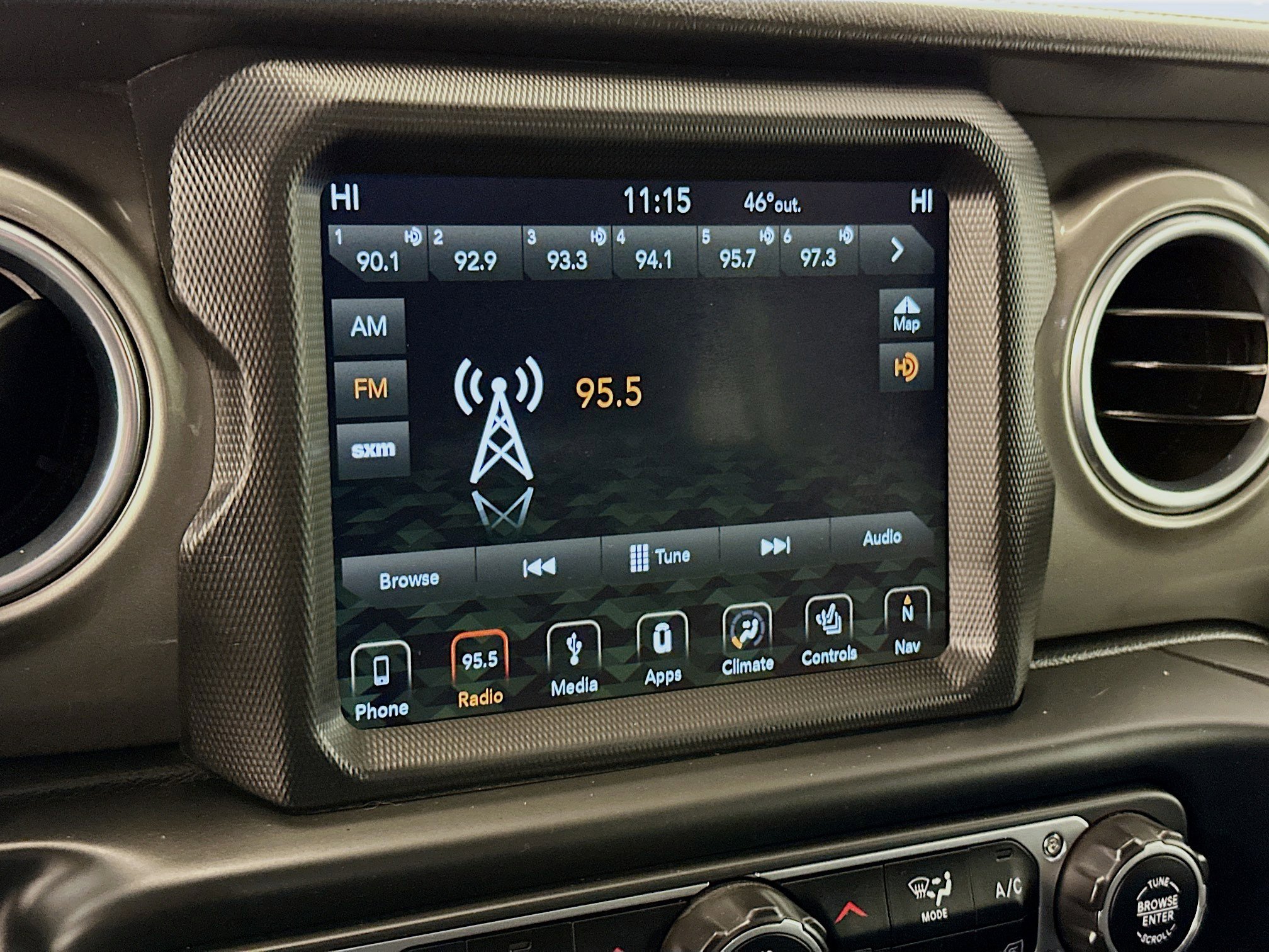 Used 2018 Jeep Wrangler Unlimited Sahara image 21