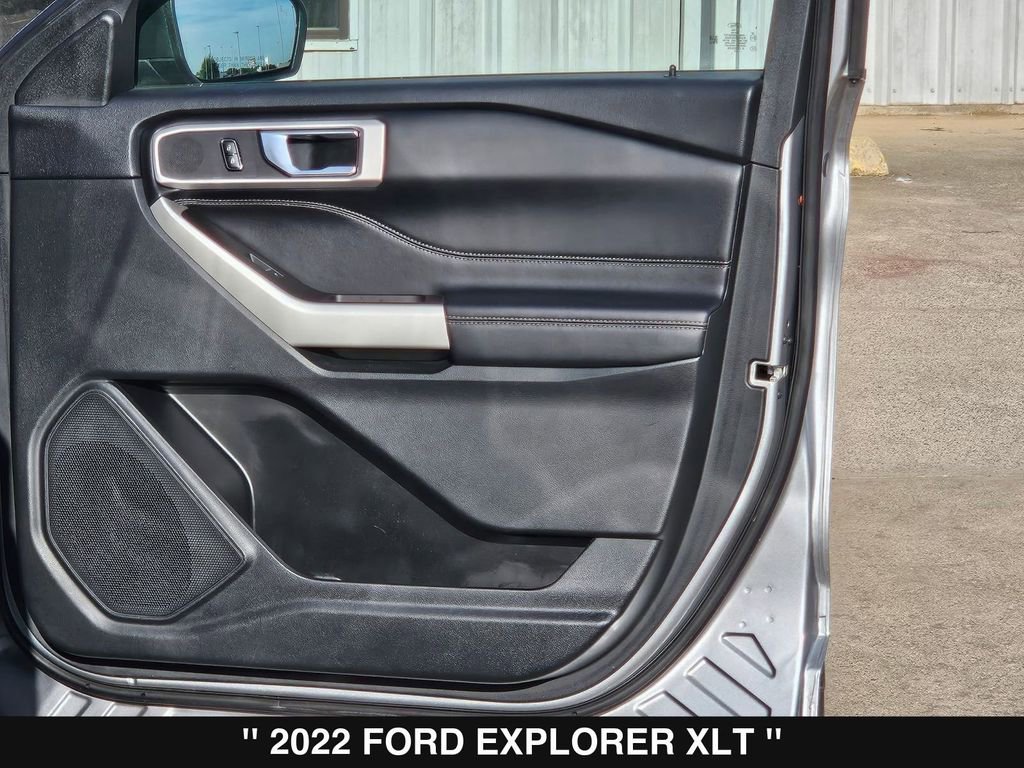 Used 2022 Ford Explorer XLT w/ Equipment Group 202A image 33
