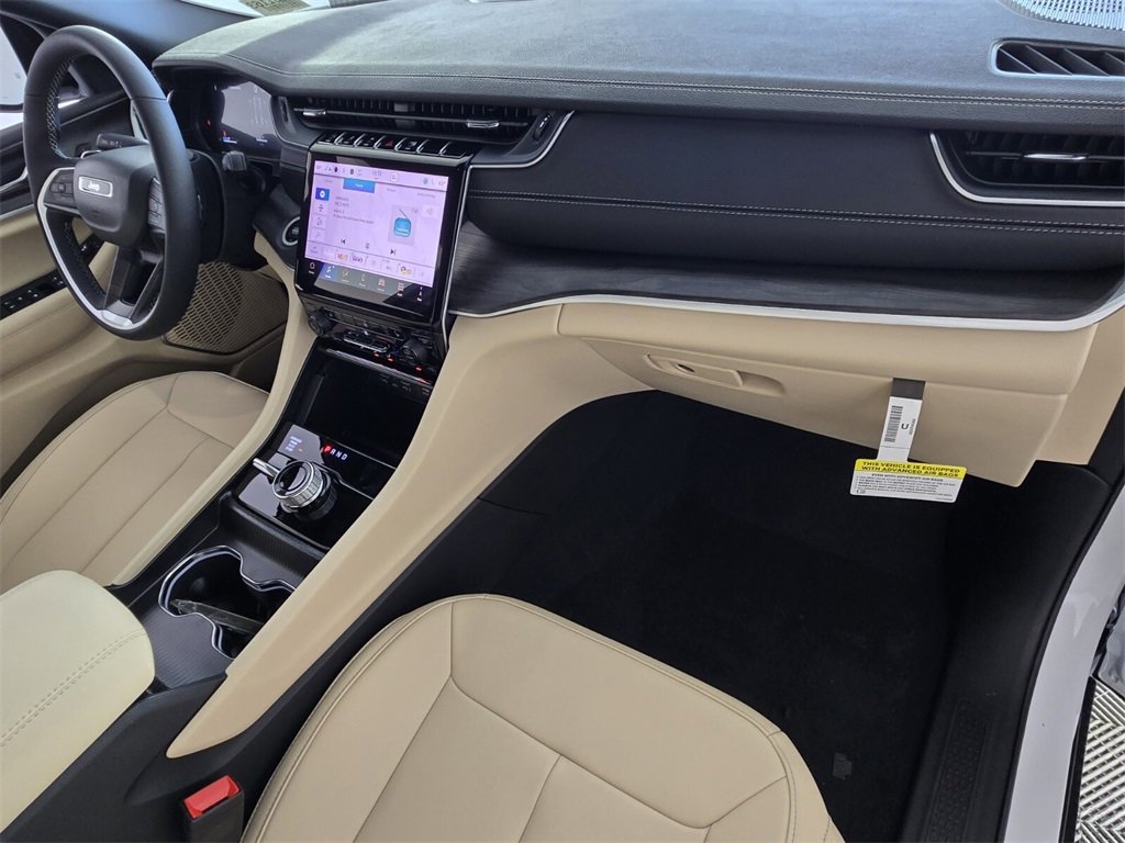 New 2025 Jeep Grand Cherokee Limited image 16