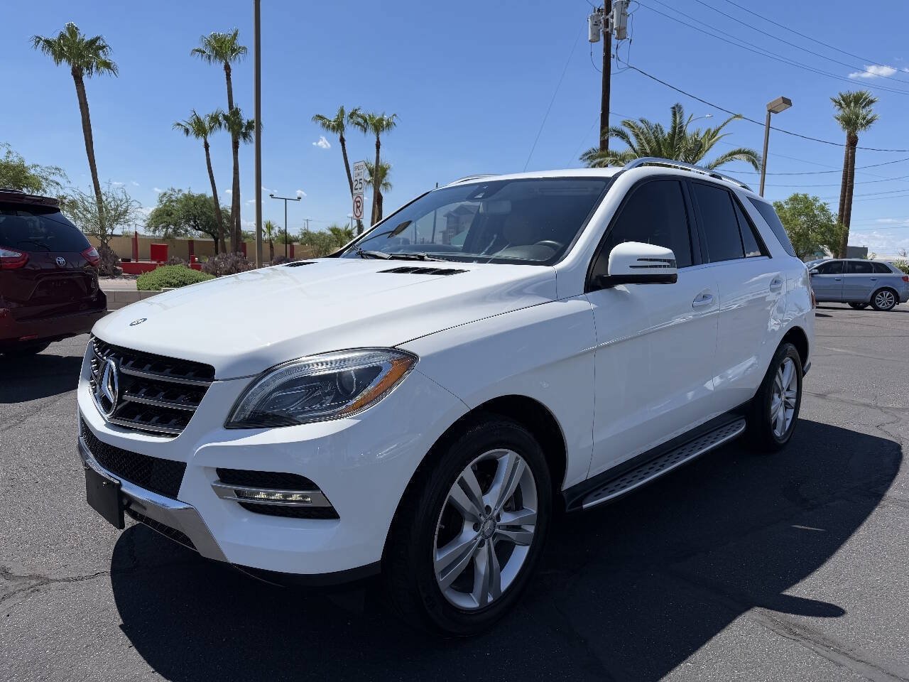 Used 2014 Mercedes-Benz ML 350 BlueTEC 4MATIC w/ Premium 1 Package image 2