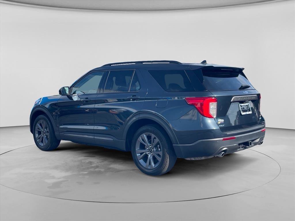 Used 2023 Ford Explorer XLT w/ Equipment Group 202A AWD/4WD image 5