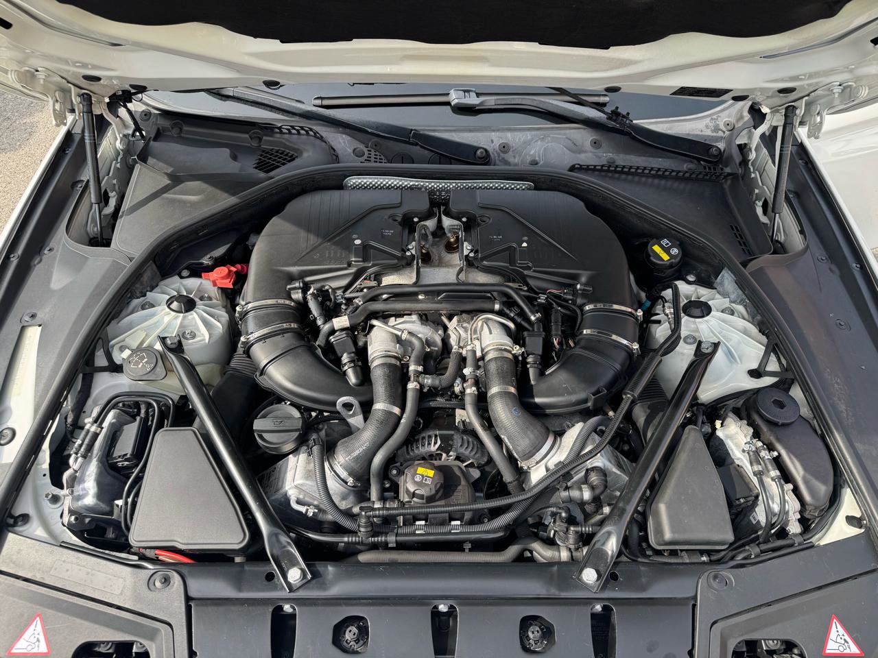 Used 2016 BMW 550i xDrive Sedan AWD/4WD image 35