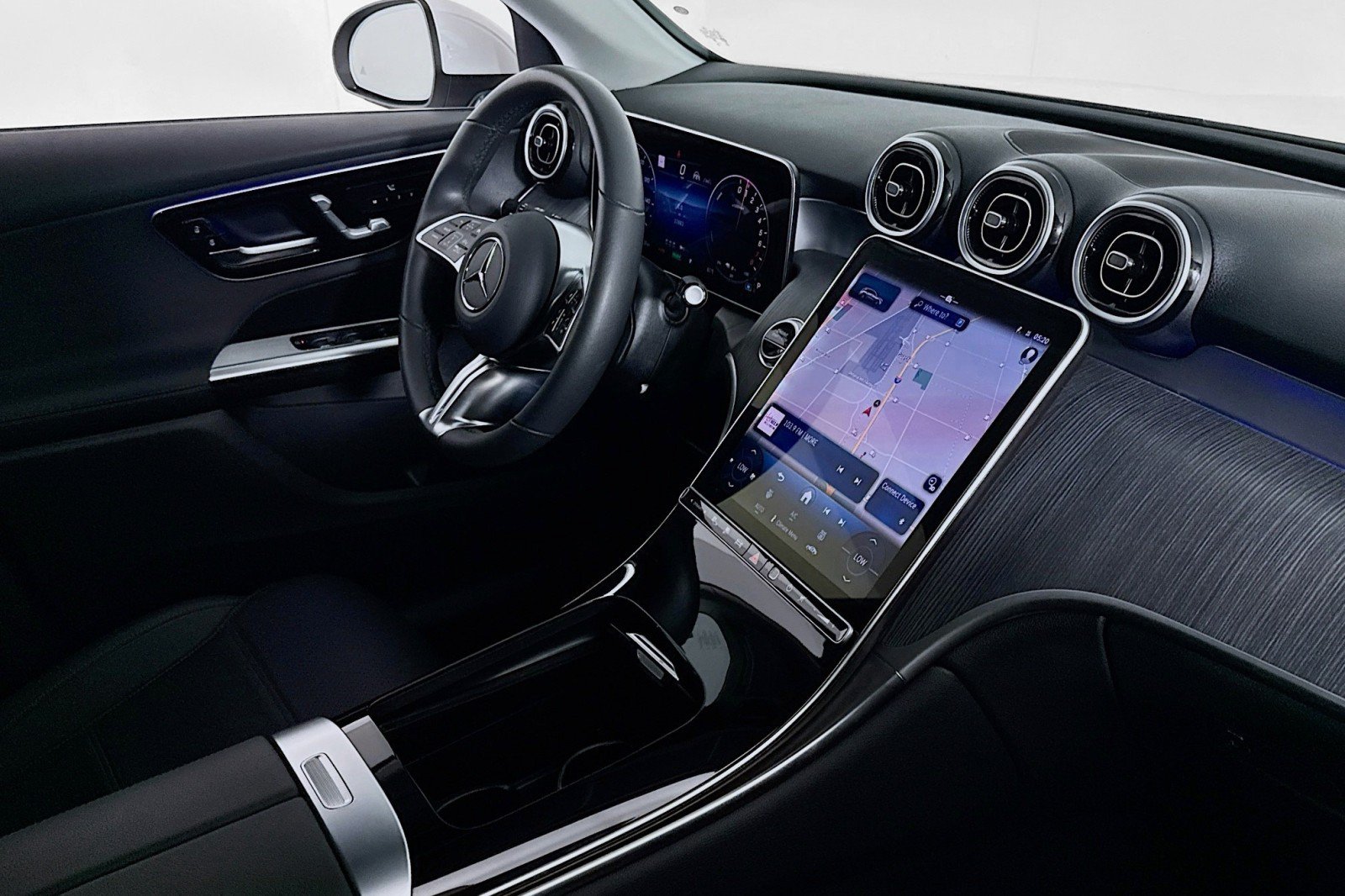 Certified 2025 Mercedes-Benz GLC 350e 4MATIC image 16
