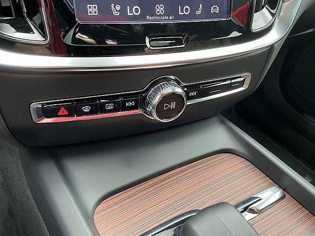 Certified 2026 Volvo V60 B5 Cross Country Plus w/ Climate Package AWD/4WD image 24