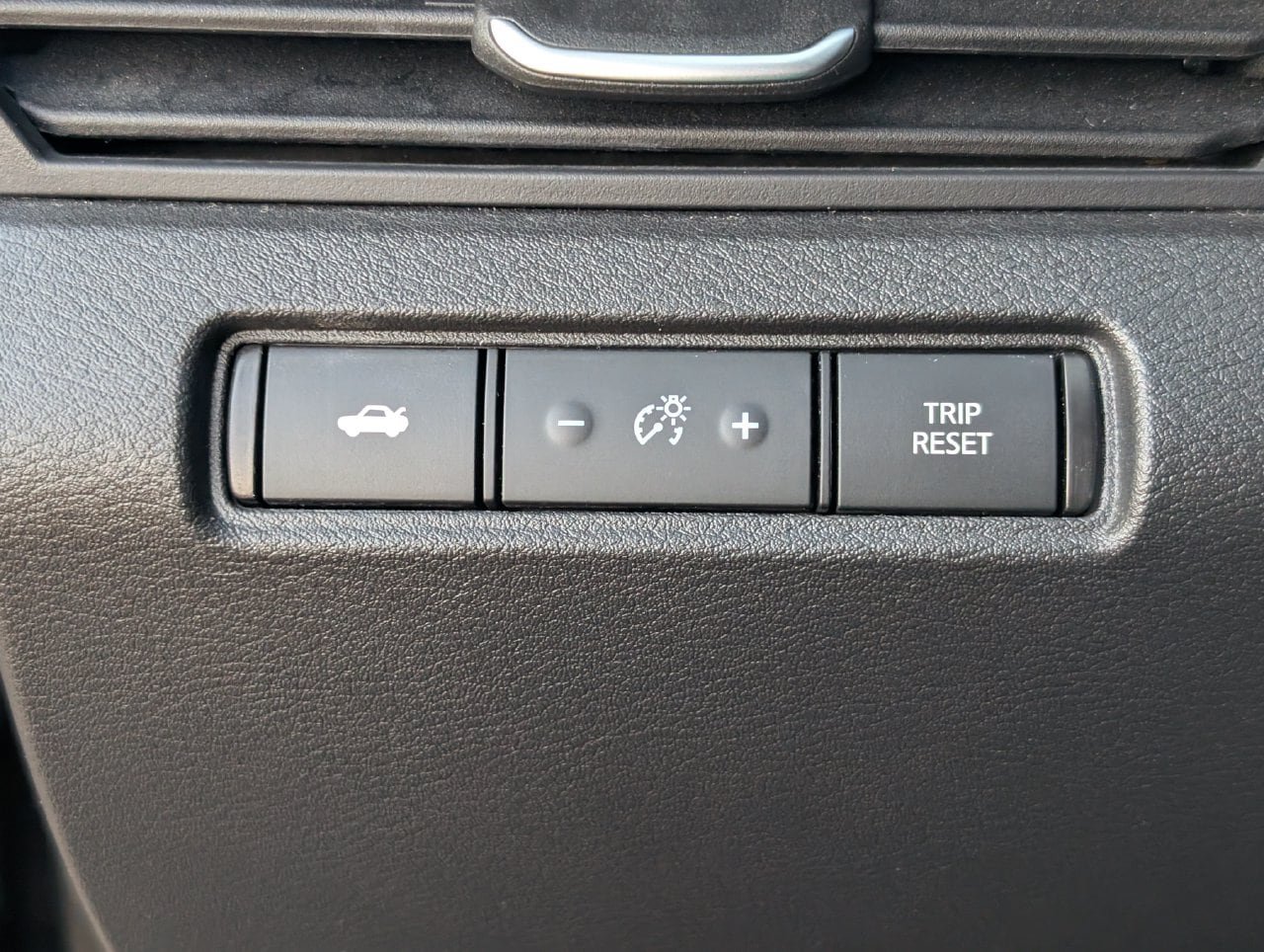 Used 2025 Nissan Altima 2.5 SV FWD image 22