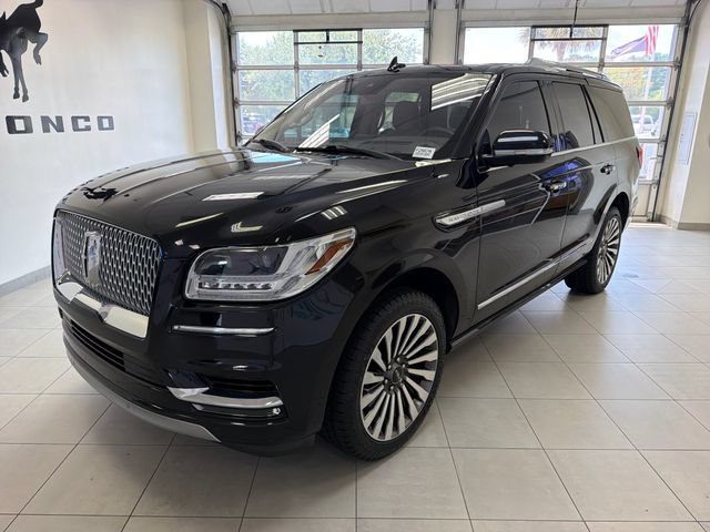 Used 2019 Lincoln Navigator Reserve AWD/4WD image 3