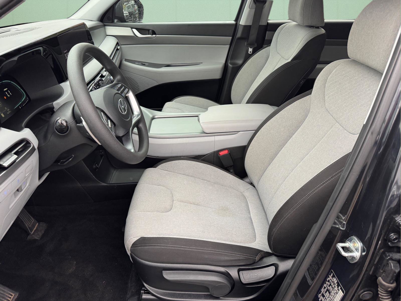 Used 2023 Hyundai Palisade SE w/ Cargo Package FWD image 5