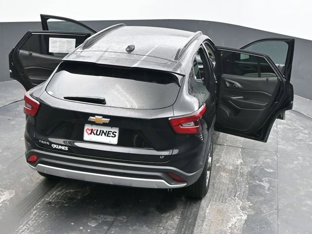 Used 2025 Chevrolet Trax LT image 64