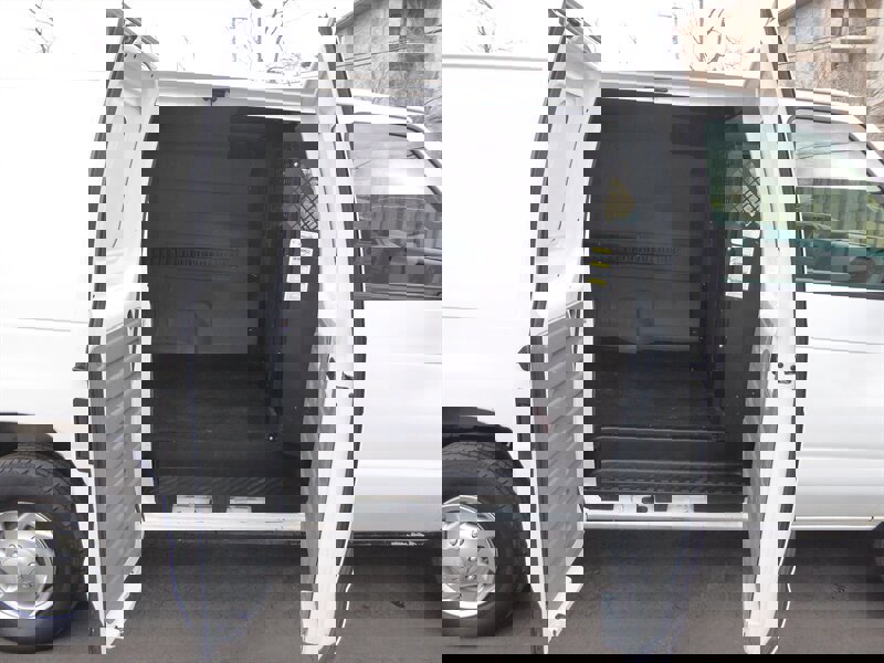 Used 2014 Ford E-250 and Econoline 250 Extended image 24