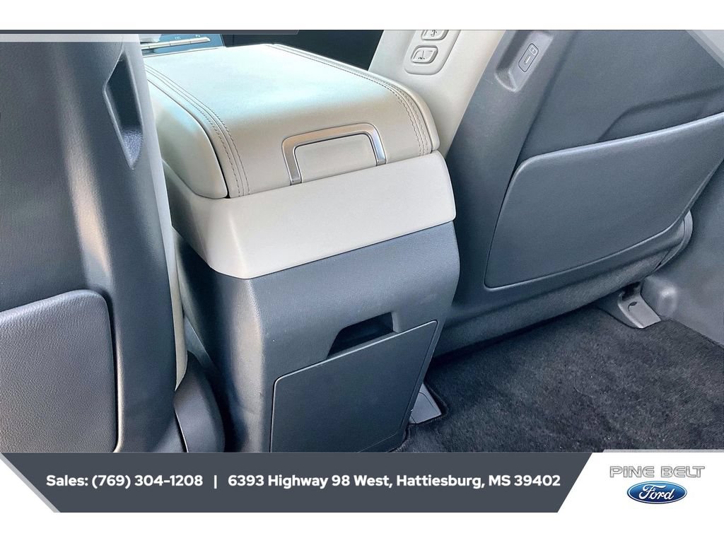 Used 2025 Hyundai Santa Fe Calligraphy FWD image 25