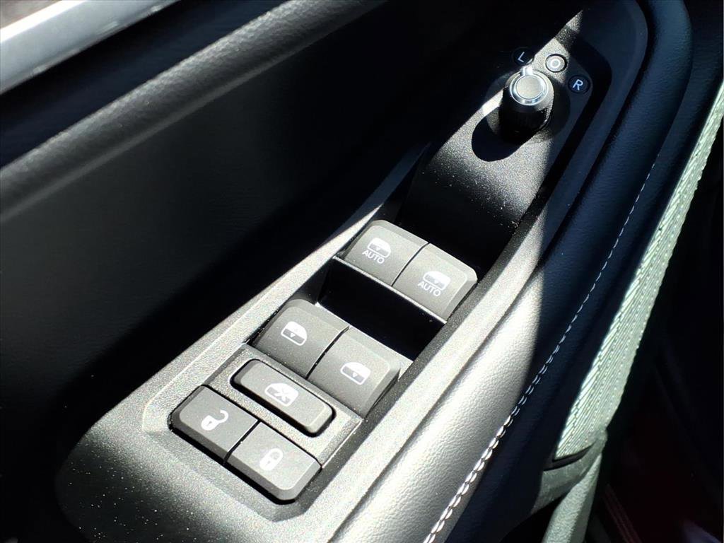 Used 2025 Jeep Grand Cherokee Limited w/ Luxury Tech Group II image 22