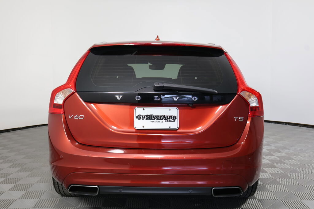 Used 2015 Volvo V60 T5 Premier image 3